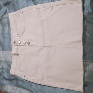 Denim skirt with frayed hem